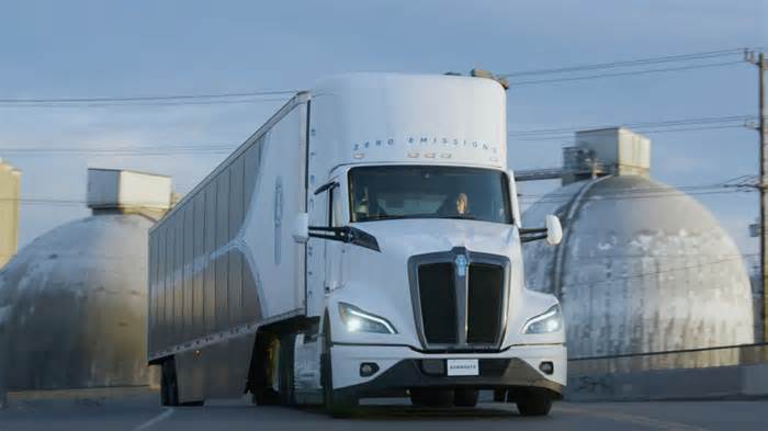 Yes, Kenworth Makes An Electric Semi-Truck - Here's How It Compares To Tesla's