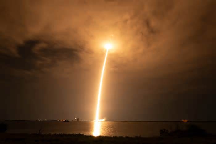 Overnight Canaveral launch marked 500th for SpaceX Falcon 9