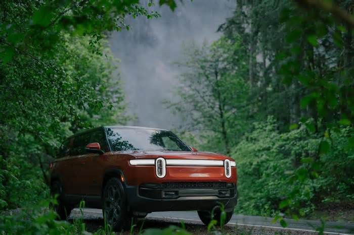 The Rivian R1S is the one of the fastest SUVs on the planet