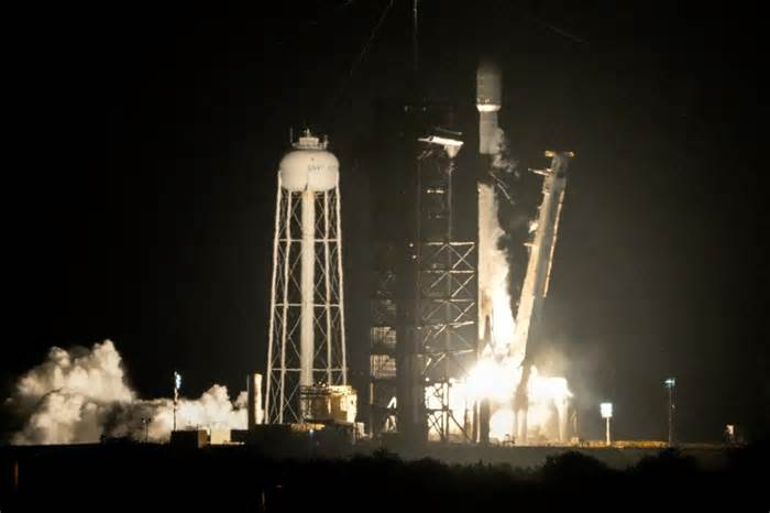 WATCH: SpaceX launches 23 Starlink satellites from Cape Canaveral