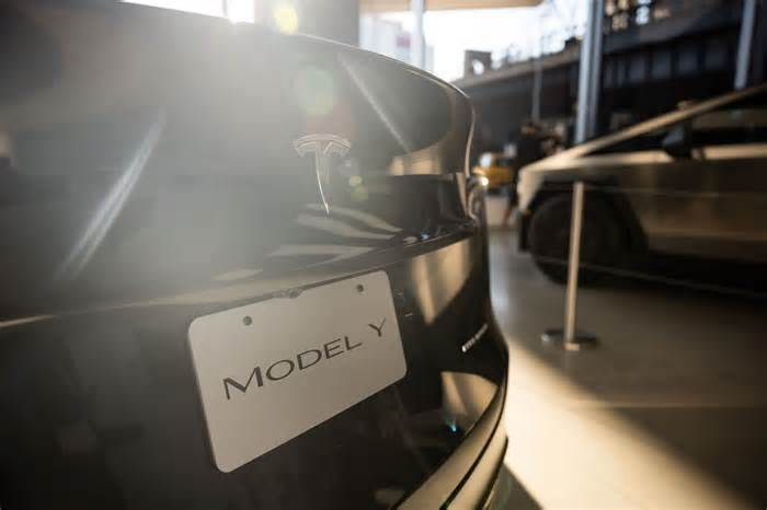 Tesla Debuts New Model Y in US, Europe in Bid to Revive Sales