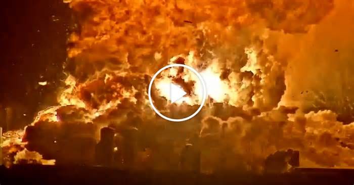 SpaceX Starship Explodes Before Test Fire