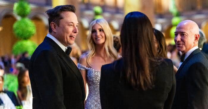 Elon Musk, With a Little Help From Friends, Plays Bureaucrat in Chief