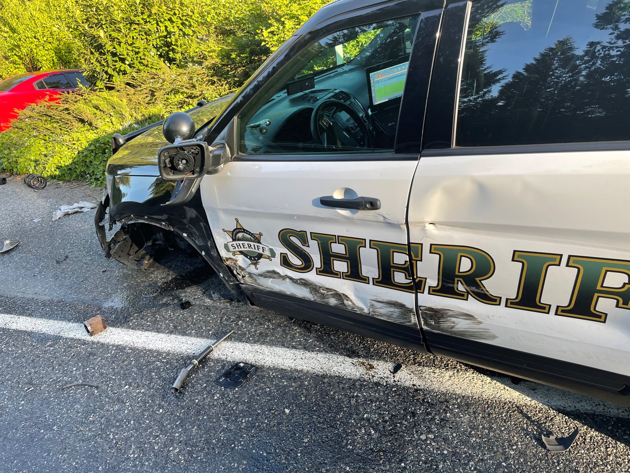 Tesla on ‘Autopilot' Crashes Into Deputy's Vehicle in Washington State