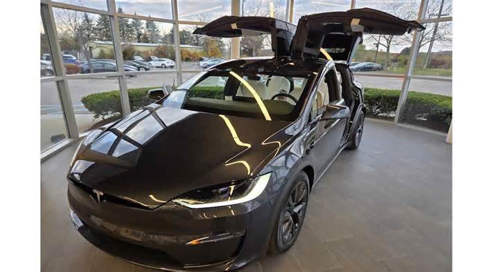 I Cannot Be Allowed In The Tesla Showroom Again. Now My Children And I Want A Model X