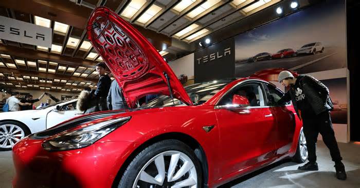 Tesla to significantly raise prices of all cars in Canada, website shows