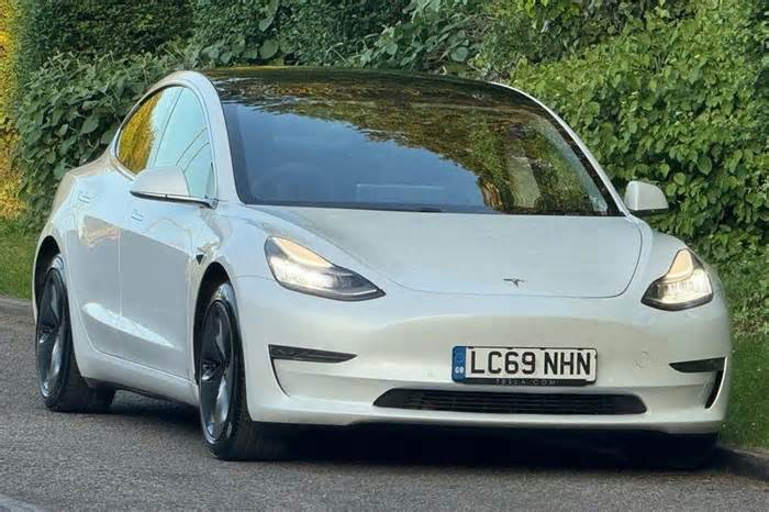 Tesla Model 3 Long Range | High Mile Club