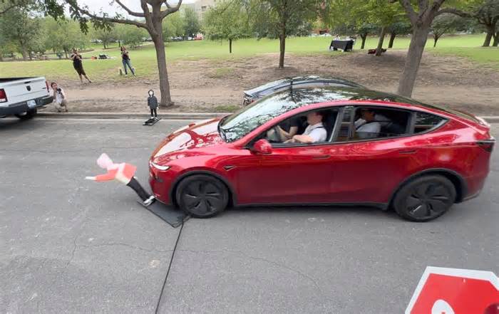Tesla’s Robotaxi Pilot in Austin Causes Panic Before It Even Begins After Flunking Road Safety Tests