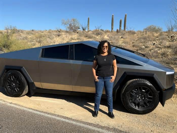 I drive a Cybertruck, and I'm sick of people flipping me off. I wish they understood how helpful this car is for me.