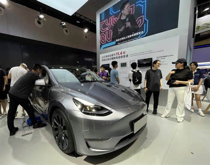 Tesla Reportedly Planning New 6-Seat Model Y in China