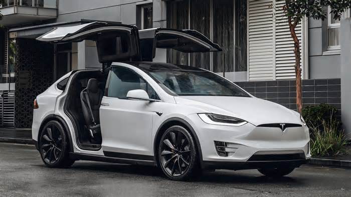 10 Great Alternatives To A Brand-New Tesla Model X