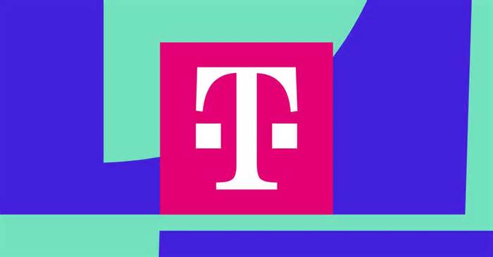 Starlink and T-Mobile’s text-by-satellite service is available in Florida