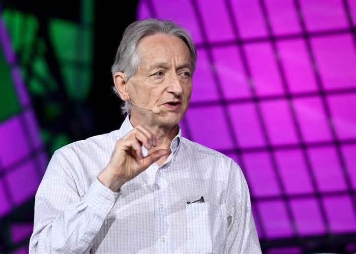 A.I. Godfather Geoffrey Hinton ‘Made Up a Meeting’ to End a Call with Elon Musk Early