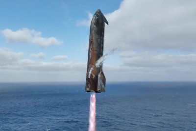 SpaceX steps up planning for NASA lunar lander