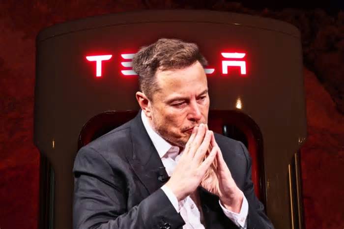 A Day After Shutting Down Tesla Phone Rumors, Elon Musk Says It Is 'Not Out Of The Question'