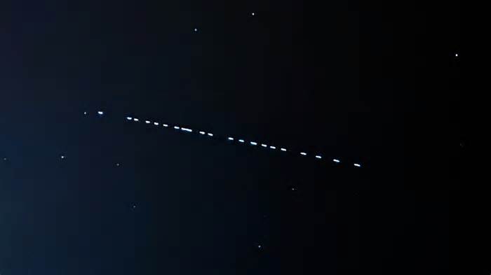 Mass Burn: SpaceX Deorbits Nearly 500 Starlink Satellites in 6 Months