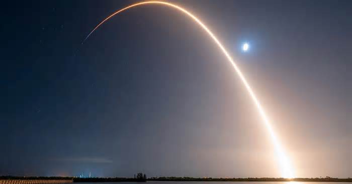 What feud? SpaceX launches competitor Amazon’s Project Kuiper satellites