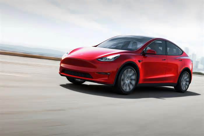 TESLA Model Y and TESLA Model 3 topped the TOP 5 used American cars in Ukraine