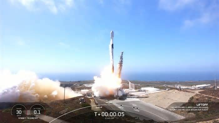 SpaceX Rocket Launches Starlink Mission at Vandenberg SFB