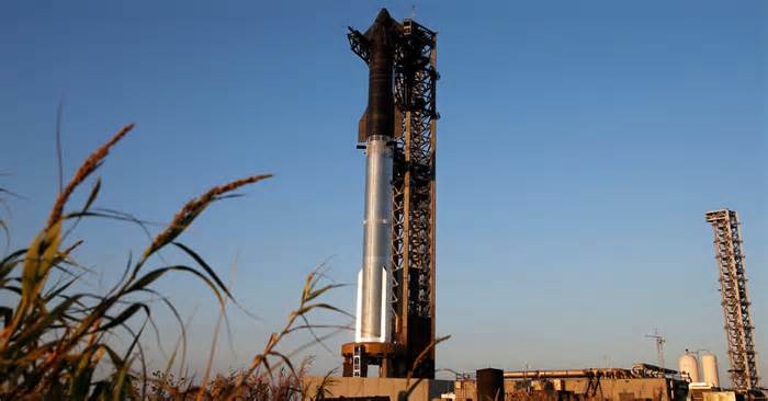 SpaceX Starship Launch Ends With a Dramatic Water Landing