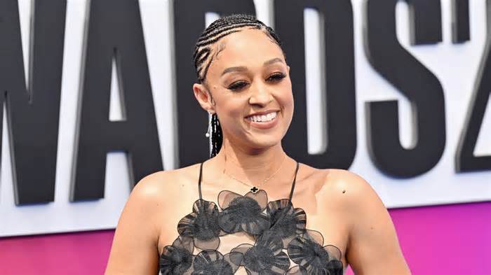 Black Twitter Reacts to Tia Mowry Declaring She’s Looking for ‘My Prince Harry’ and...Lord!