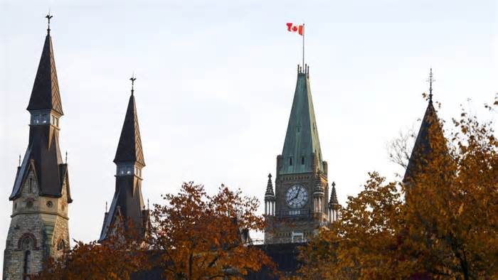 Poll suggests more than half of Canadians unaware of gridlock in House of Commons