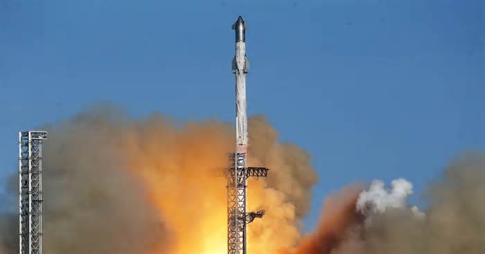 SpaceX Starship: Smooth launch but spacecraft makes uncontrolled re-entry