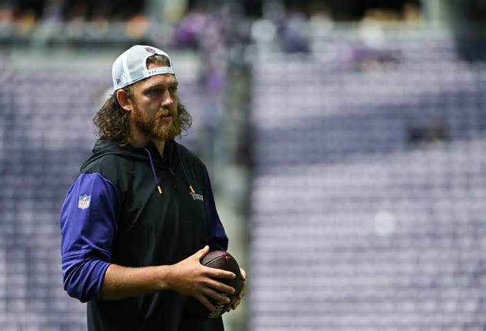 Vikings Provide Unfortunate Injury Update on T.J. Hockenson