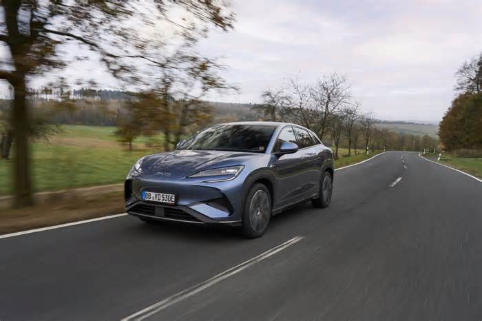 The State of EVs in 2025: Tesla, BYD, and the Market's Winners & Losers