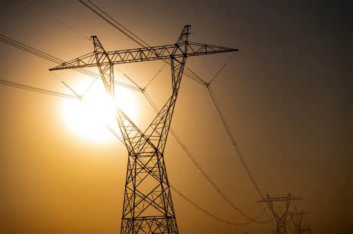 Energy Department plugs $1.5 billion into new grid projects