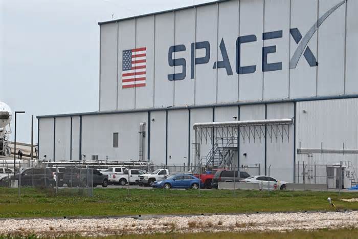 SpaceX set to launch 21 Starlink satellites Saturday after delay