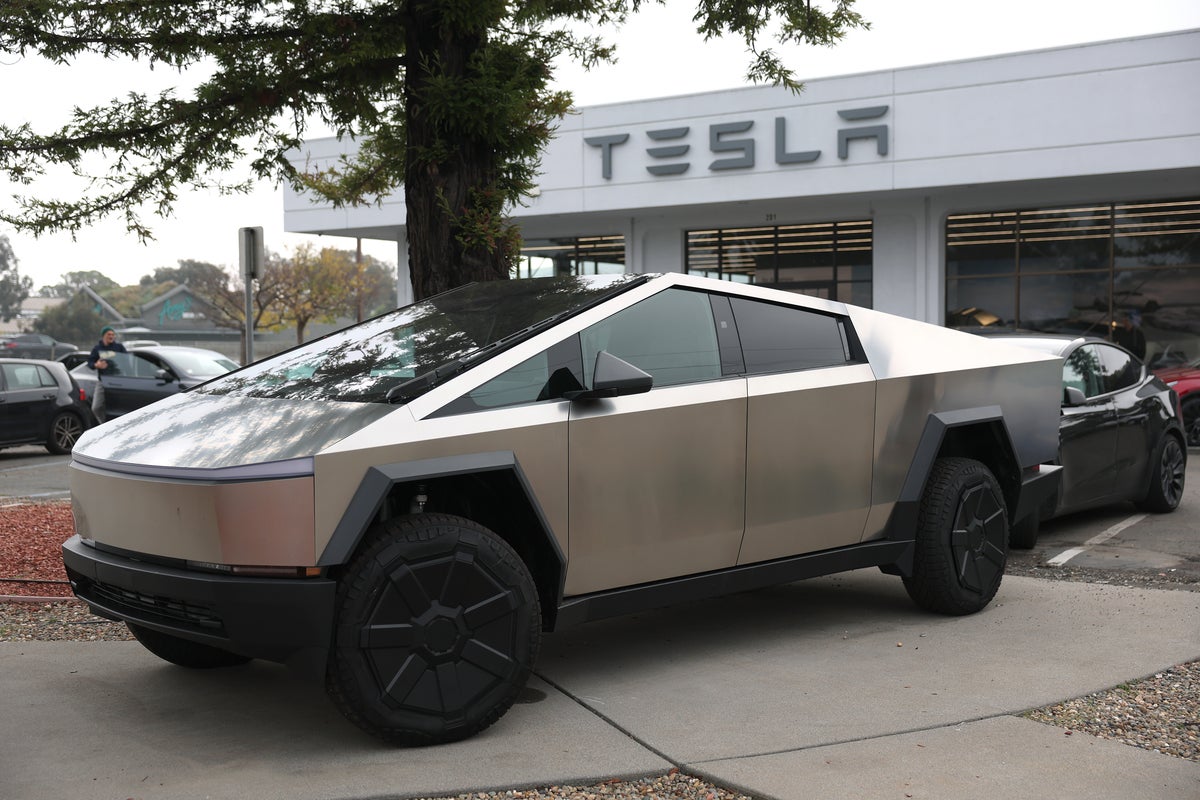 Popular liberal influencer roasted on X after bragging about buying a Tesla Cybertruck