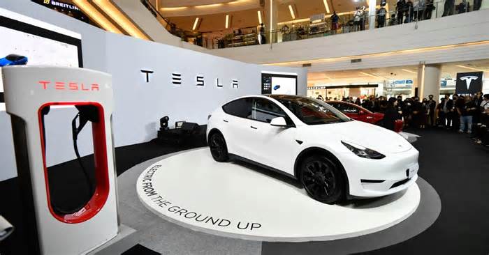 Tesla earnings on deck with margins, robotaxi unveiling in focus