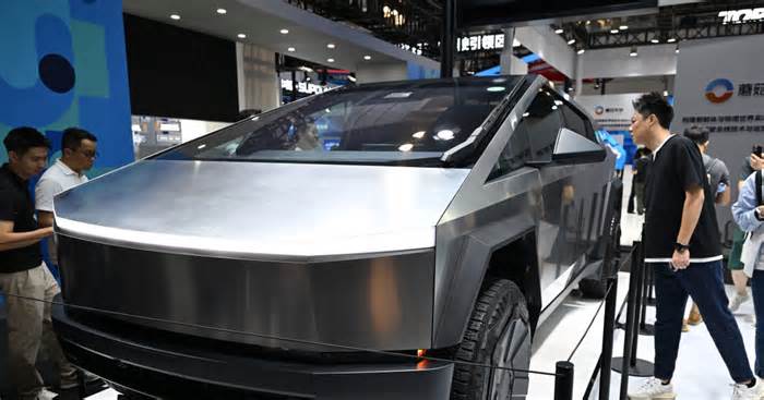 Tesla Engineer Says It Considered Building a Smaller Cybertruck