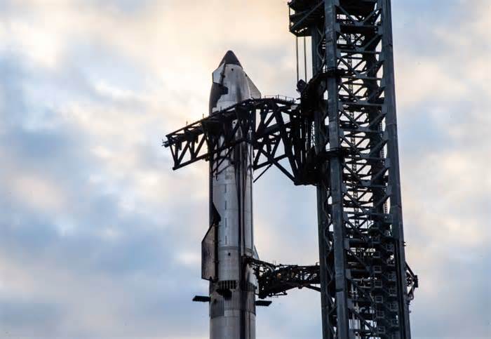 SpaceX loses Starship on seventh flight from Texas