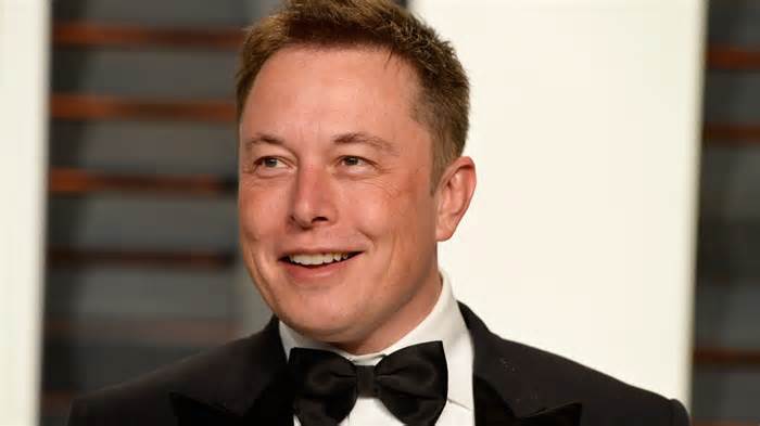 Elon Musks' Tesla Position Is Up 44% Since Trump's Victory, But Wait to See His SpaceX Gains