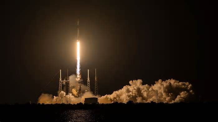 SpaceX rocket sets reuse record on 500th Falcon 9 launch