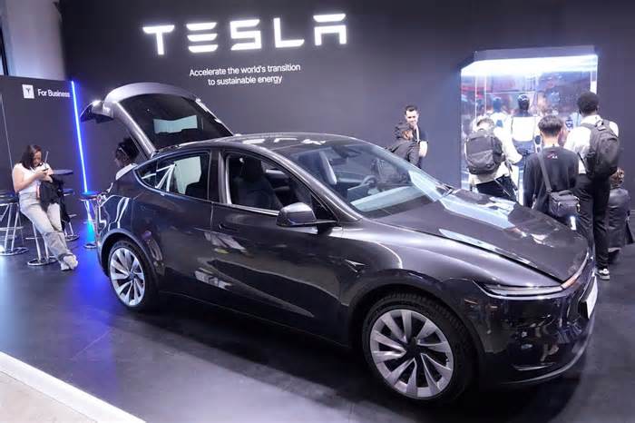 Tesla stock drops as Wells Fargo warns of weak Q2 deliveries, free cash flow under threat