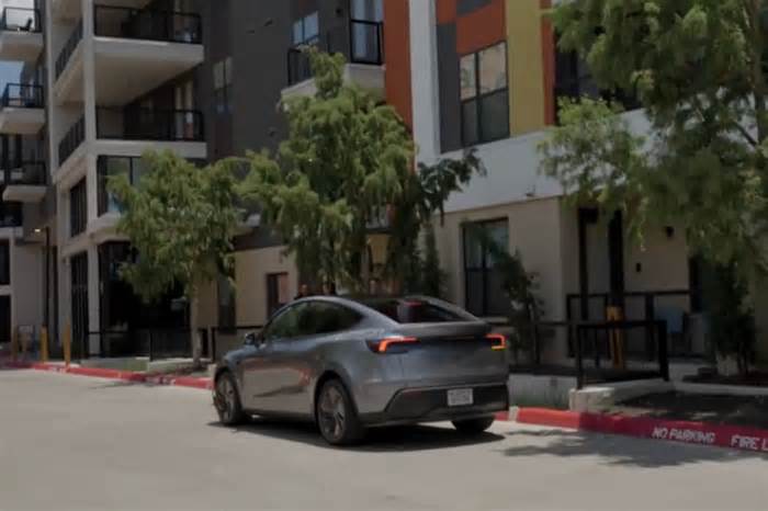 Watch: Tesla drives itself from factory to new owner in world’s first autonomous delivery