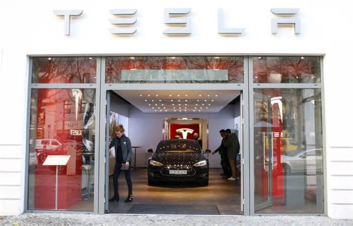 These analysts have a bullish outlook for Tesla's Q3 deliveries. Here's why