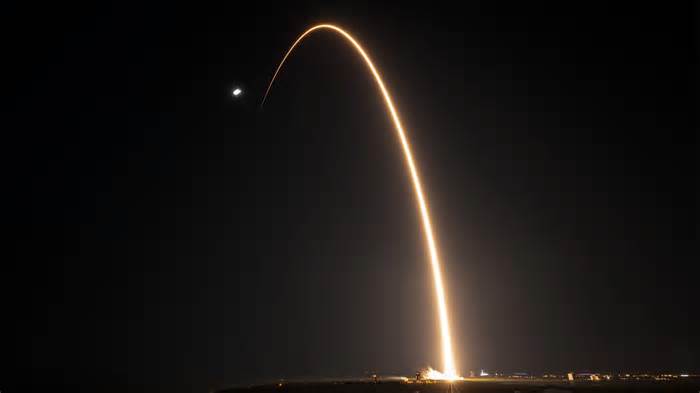 SpaceX: Cellular Starlink Service Is Ready to Go