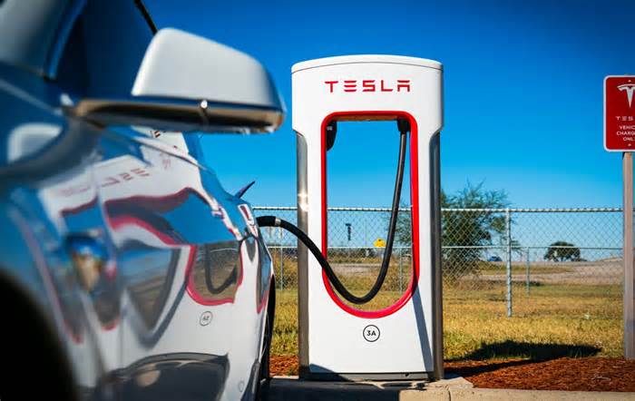 Kia EVs gain Tesla Supercharger access in January 2024