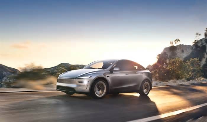 Tesla Slashes Model Y Pricing in Canada by $20,000