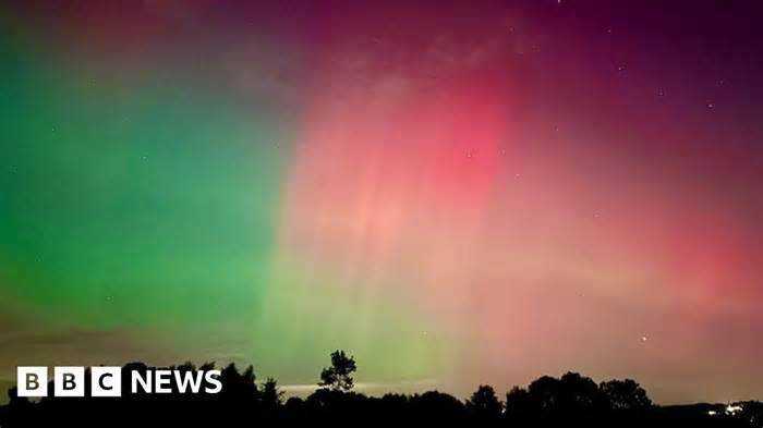 Northern Lights show seen across south's skies