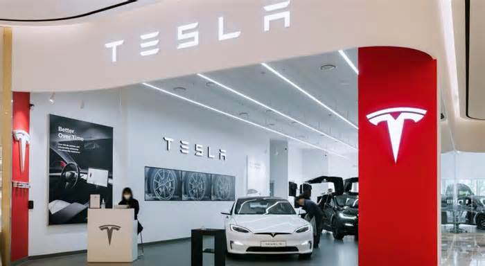 As Tesla Stock Reels After A Rough Week Following Earnings, Top Analyst Defends Elon Musk's Ambitions For EV Giant Beyond Cars: 'Investors Should Not Overlook Tesla's Other ...