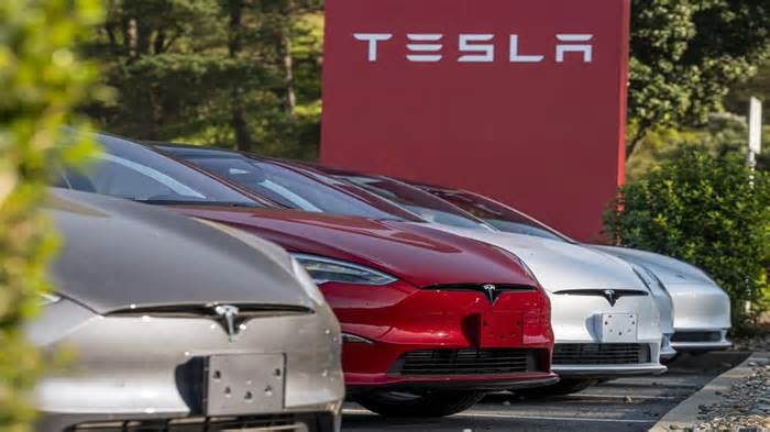 Tesla recalls 376,000 vehicles in US over power steering issue