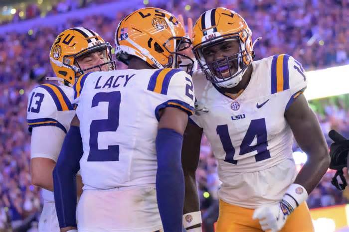 No. 13 LSU beats No. 9 LSU, 29–23, with 25-yard TD pass on first play of overtime