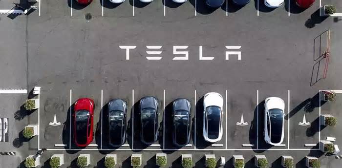 Tesla to give permanent jobs to 500 people