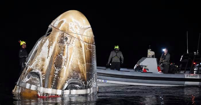 SpaceX Crew Splashes Down Off Pensacola, One Astronaut In Local Hospital