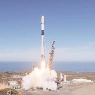 Musk's SpaceX moves into spy game: A new era for defense contracting